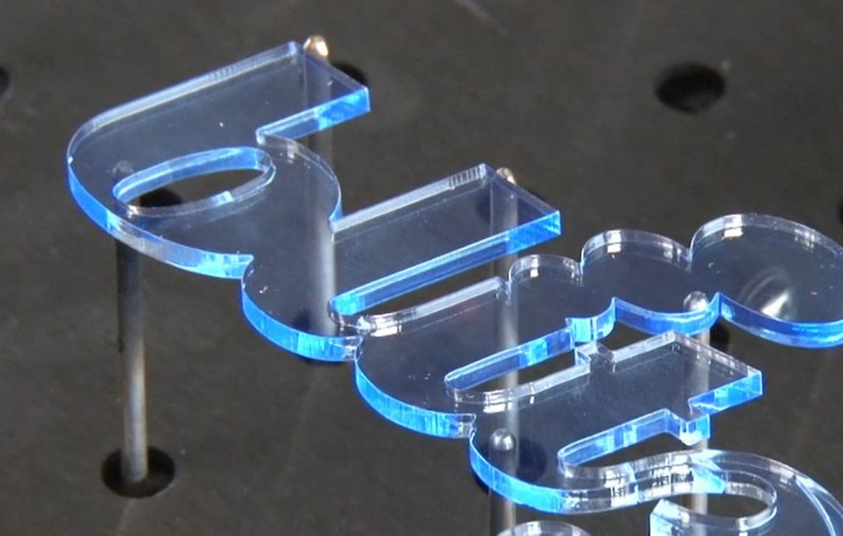 Pleksi Lazer Kesime Uygun Mudur?